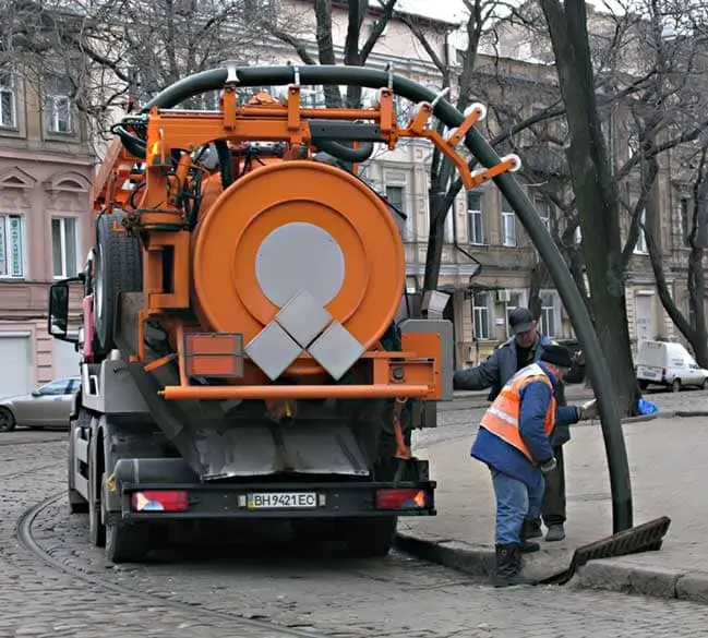 Vidange de fosse septique à Bas-Oha